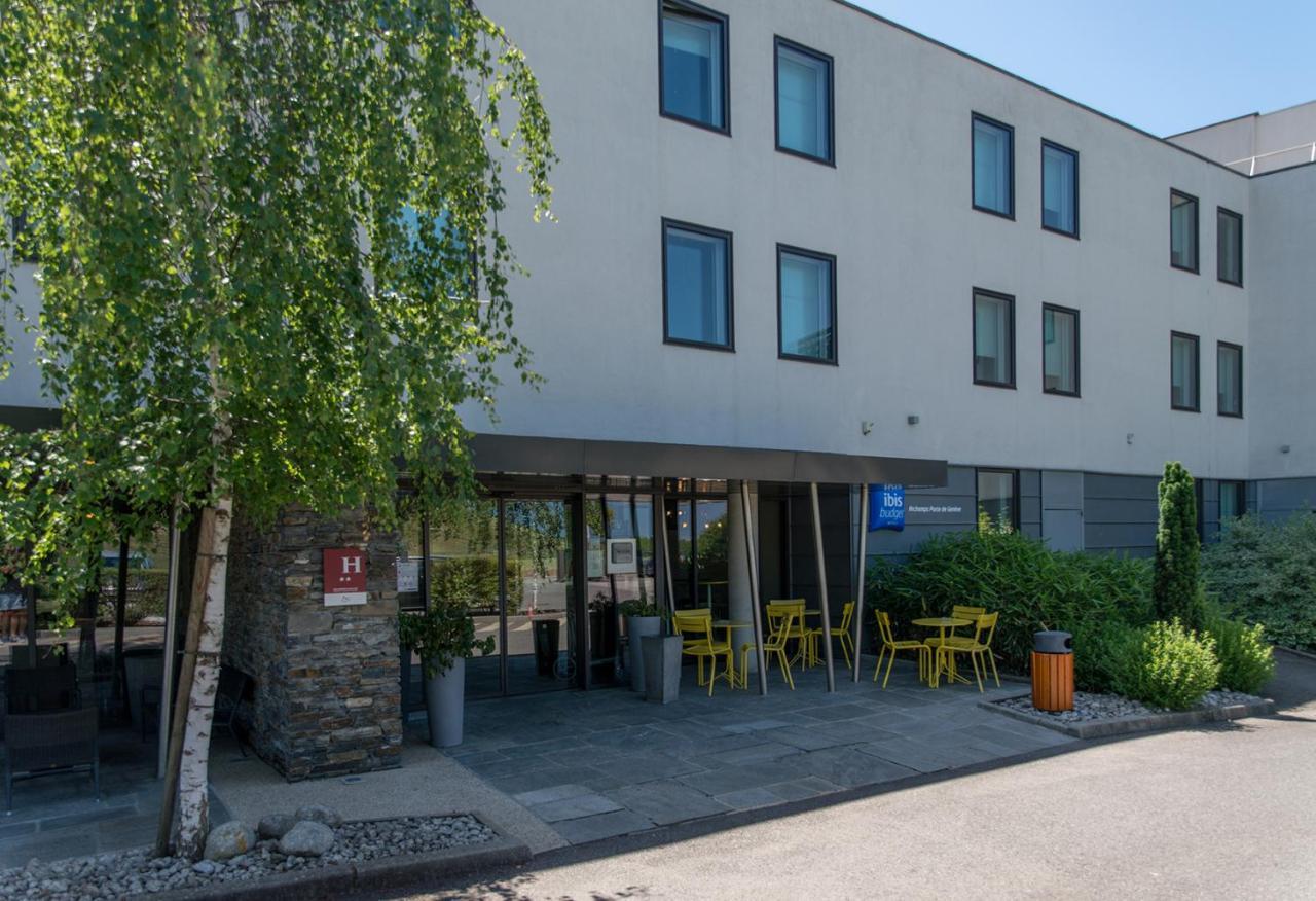 Ibis Budget Archamps Porte De Geneve Hotel Exterior photo